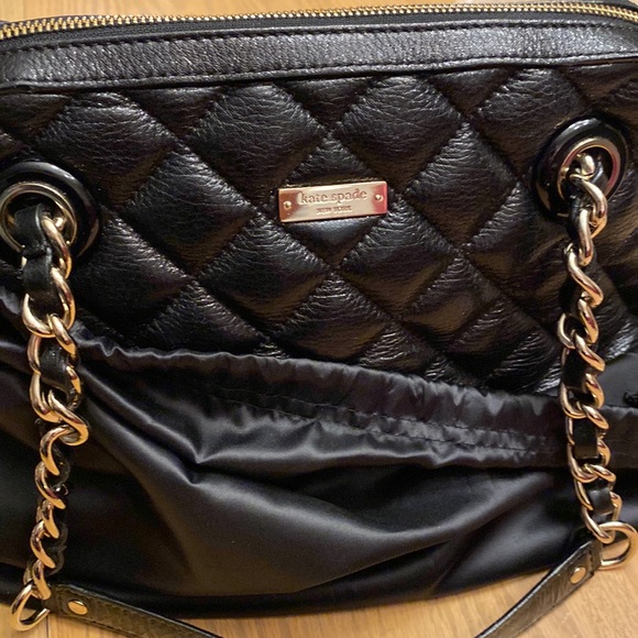 Kate Spade ♠️ Black Quilted bag w/gold chain handle details - Picture 15 of 15